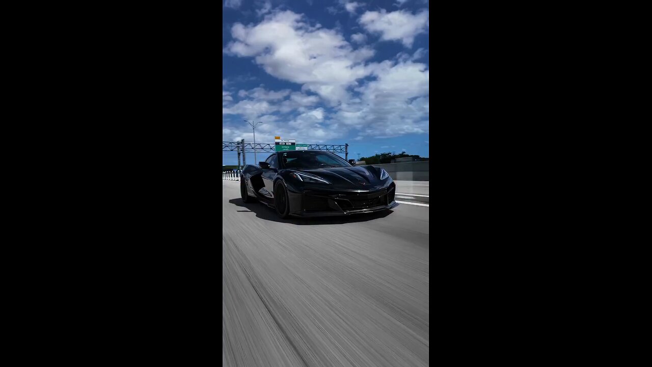 Dangerous High-Speed Run — The Road Turns Wild”