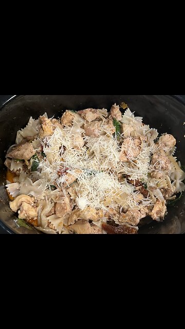 Slow cooker Chicken Chorizo& sun-dried tomato pasta