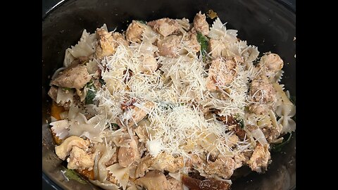 Slow cooker Chicken Chorizo& sun-dried tomato pasta