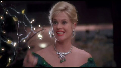 "Orden de registro, saco el arma y listo" | Nacida ayer | 1993