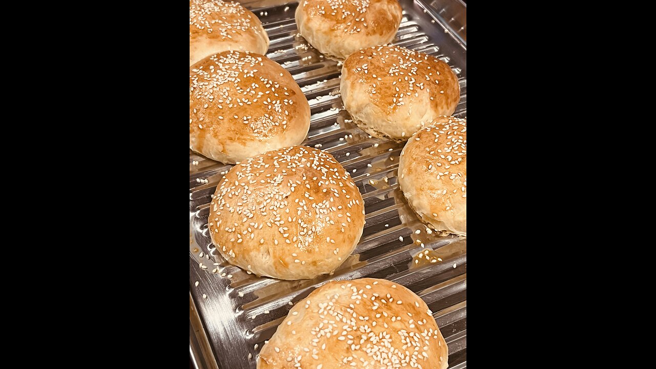 Quick & Easy Homemade Hamburger Buns!