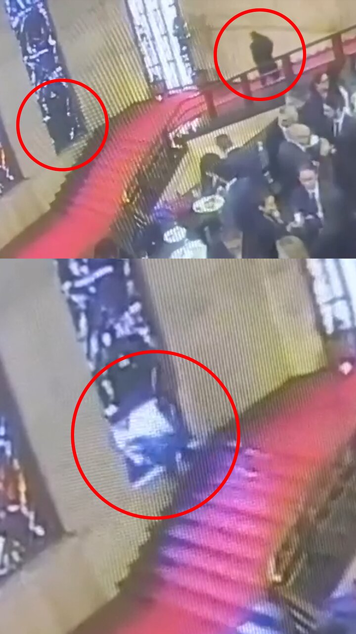 Funcionario italiano se tropieza y daña con cabeza vidriera centenaria