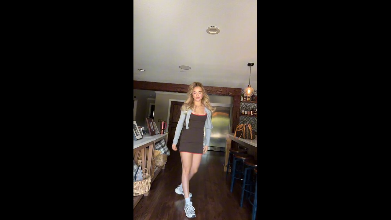 pretty woman dancing