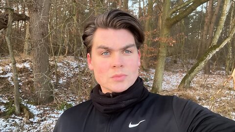 10 Signs You’re More Attractive Than You Think