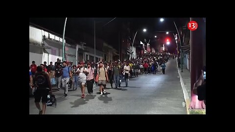 Thousands_of_migrants_began_walking_from_southern_Mexico_to_US_border_despite_Trump’s_threats(720p)