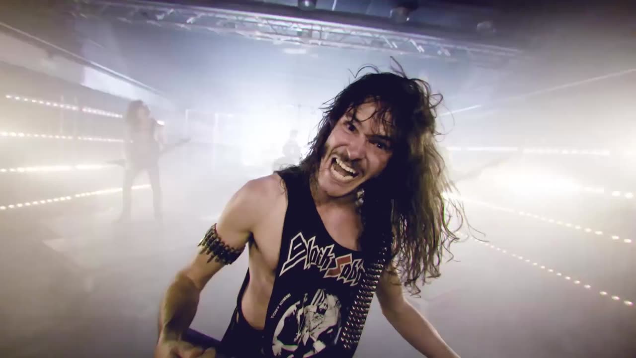 Evil Invaders - Raising Hell