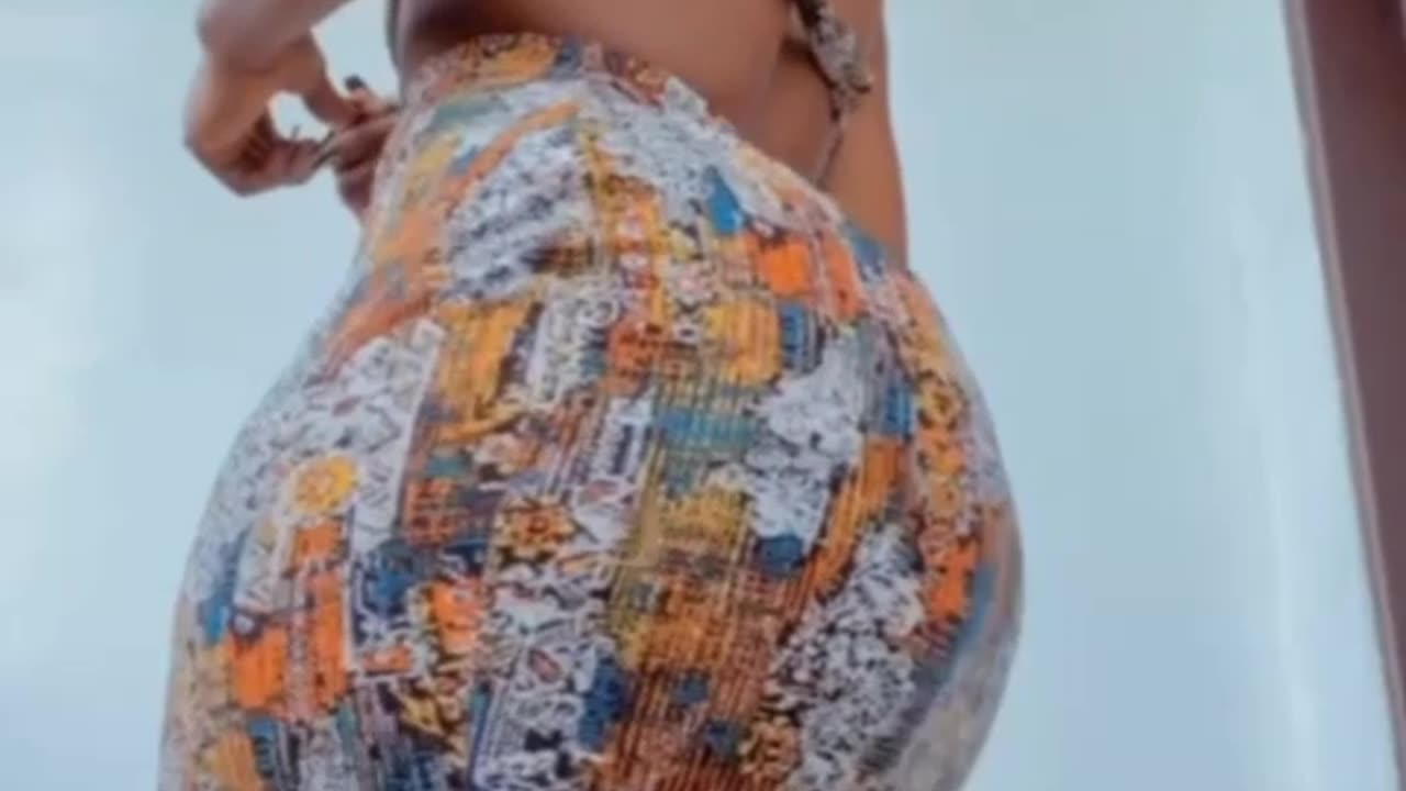 Sexy Knows How to Shake it!