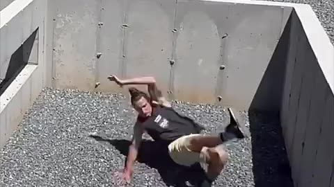 Viral: WHEN A PROFESSIONAL STUNTMAN FAILS 😱