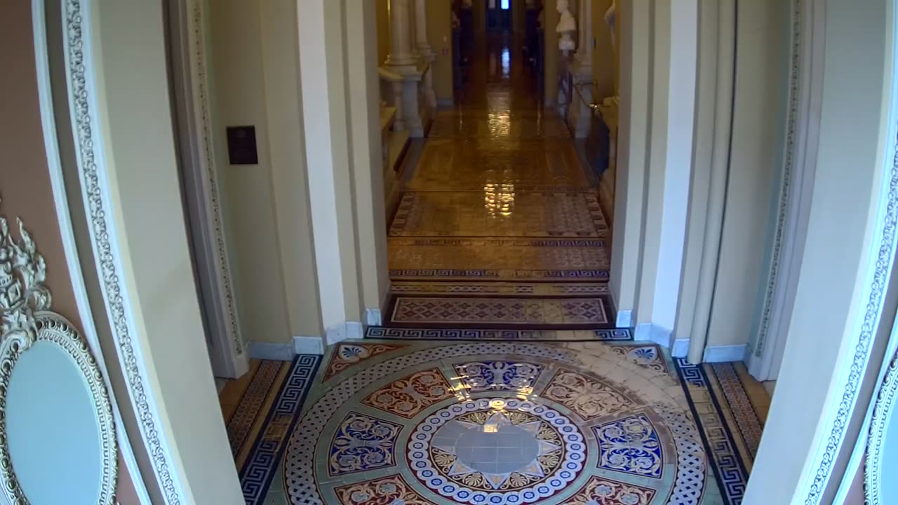 0205USCS02WestStairsnearS221_2021-01-06_13h00min01s700ms.mp4