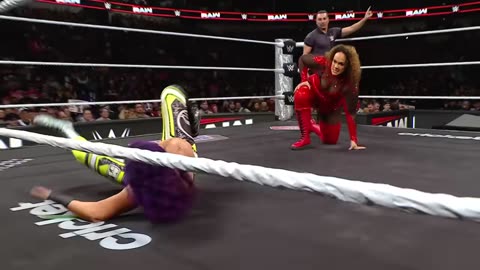 Roxanne Perez gets escorted out following confrontation with Bayley: Raw highlights, Jan. 20, 2025