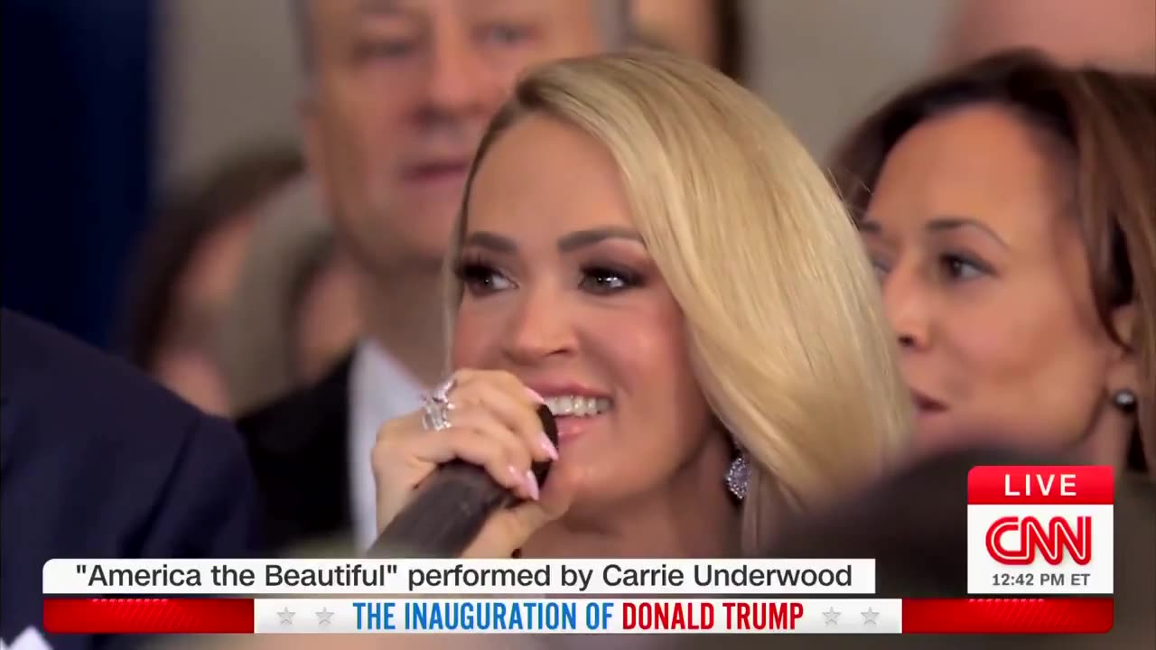 Carrie Underwood sings 'America the Beautiful' a cappella after the soundtrack didn't turn on.