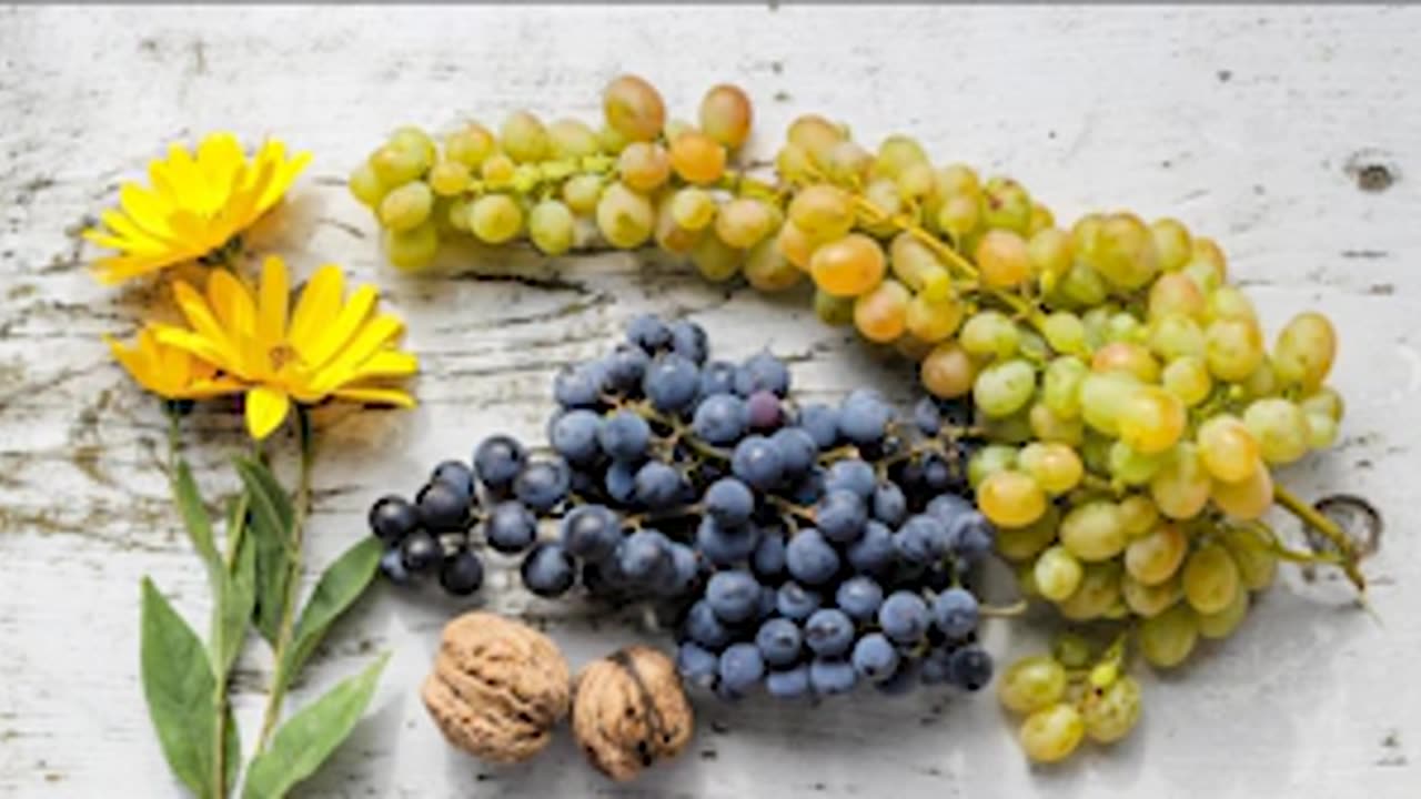 Grapes contain many important vitamins and minerals, including copper and vitamins B and K.