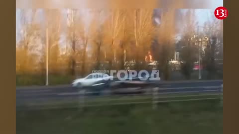 The largest oil refinery in northern Russia is on fire - Russians are watching the fire