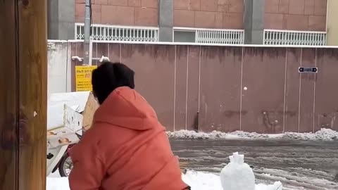 Pro Player Enters Snowball Fight… Everyone Runs 💨❄️