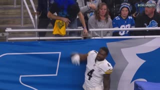 Steelers WR DK Metcalf throws punch at fan during Lions game