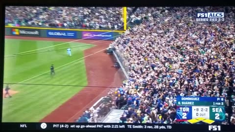 Its a Mariner Grand Slamie Party at Tmobile Park ⚾️💥💥