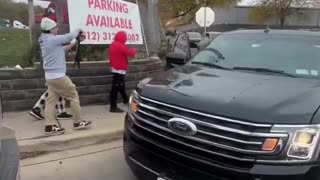 Vibrant Little Village residents rallied in support of our agents!