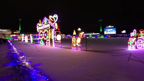 Walking around (silent video) Timber Rattlers Holiday Lights-A Walk-Through Event 1/3/26 Last Day