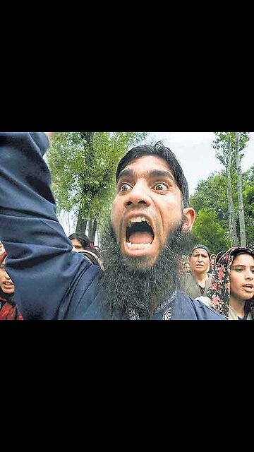 NWO: 50,000 angry Muslims marching in Melbourne chanting 'we are awaiting orders'!