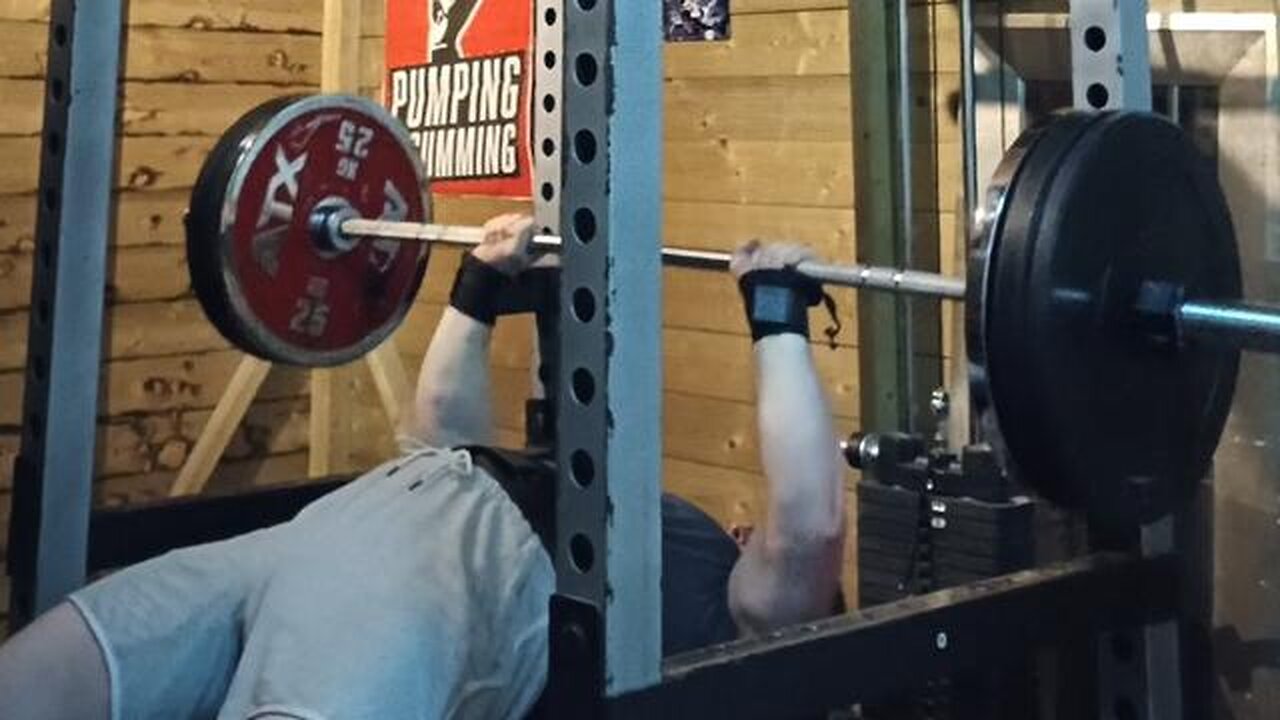 5x5 100 Kg Paused Close-Grip Bench Press. Last Set