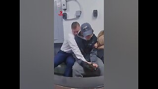 Suspected shoplifter pulls gun on police officer in Ohio Walmart