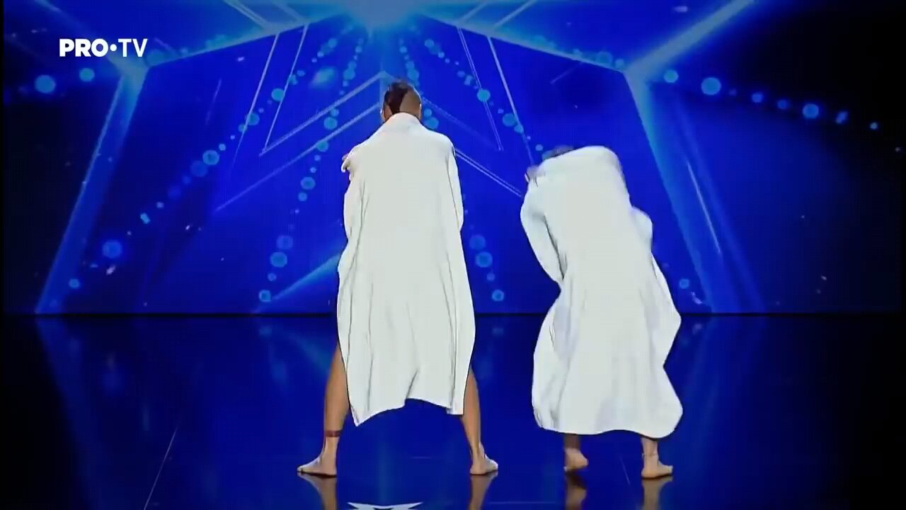 DON'T DROP YOUR TOWEL on Romania's Got Talent 2018