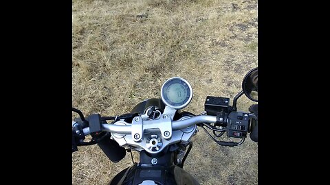Rodando en el campo 🏍️
