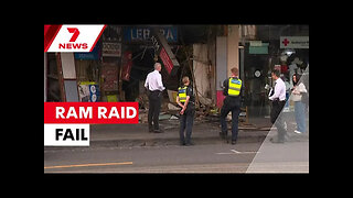 Hapless thieves flee empty-handed after failed ram raid on historic Collingwood shopfront 7NEWS
