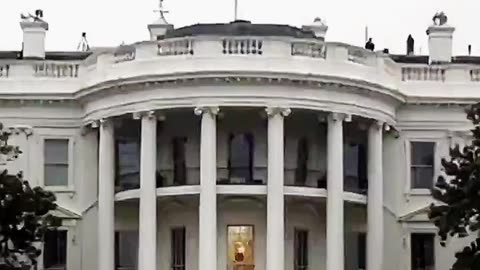 TRUMP has an URGENT message 🤣 MEME