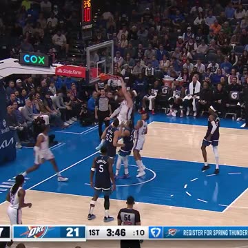 NBA - I-HART GO UP AND GET IT BIG MAN 😤 Punches home the lob off a pretty pass from JDub!