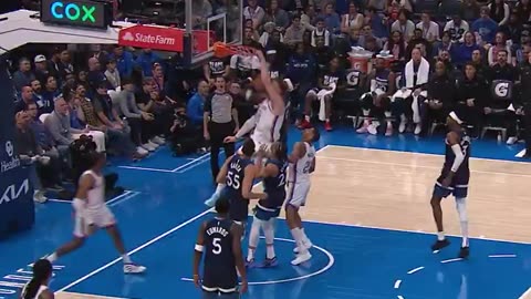 NBA - I-HART GO UP AND GET IT BIG MAN 😤 Punches home the lob off a pretty pass from JDub!