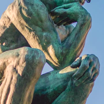 Le Penseur de Rodin #macron #macrondehors #paix #peace #grok 😉