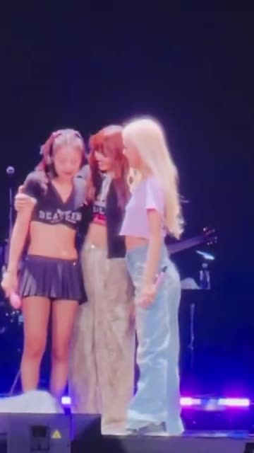 blackpink jisoo kpop 2025