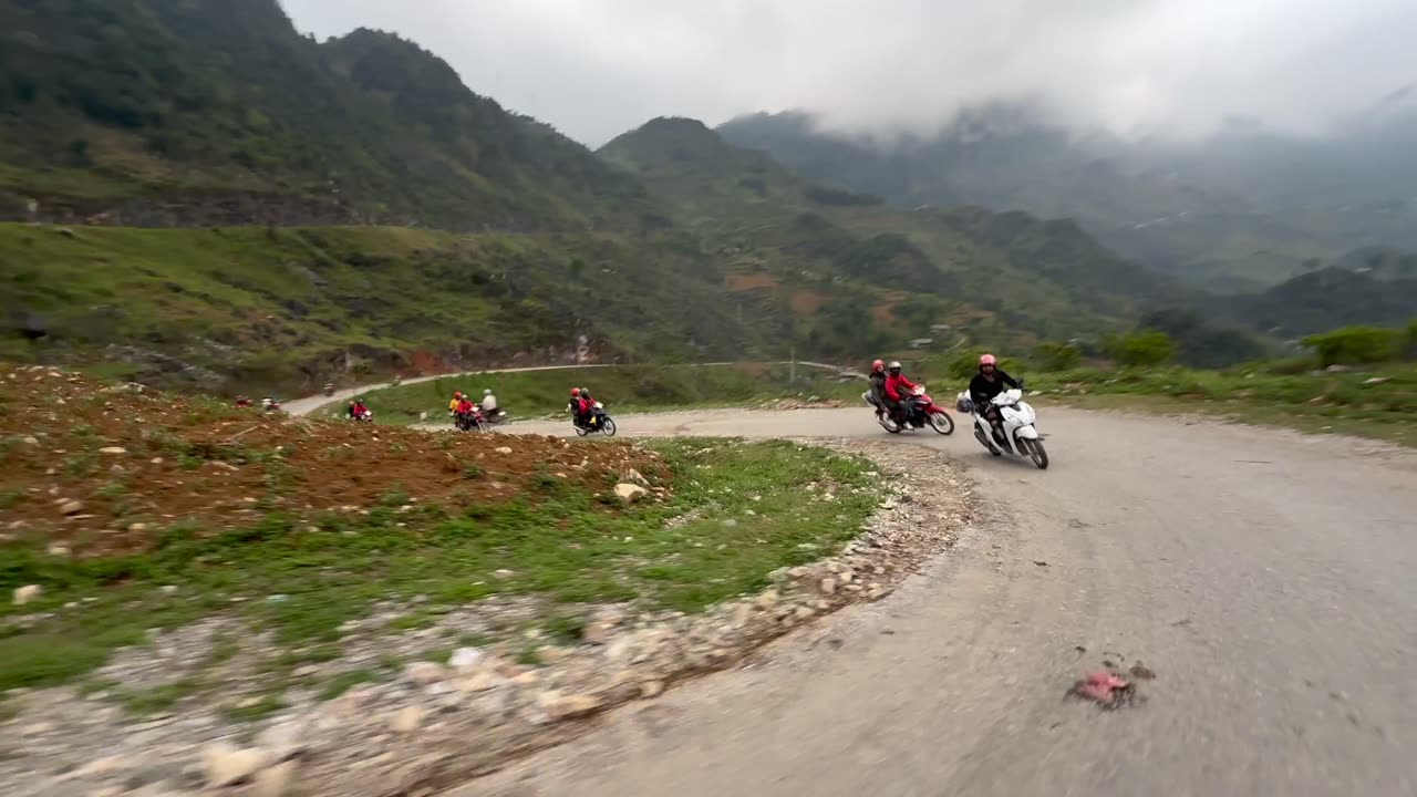 Riding on the Ha Giang Loop in Vietnam (part 13)