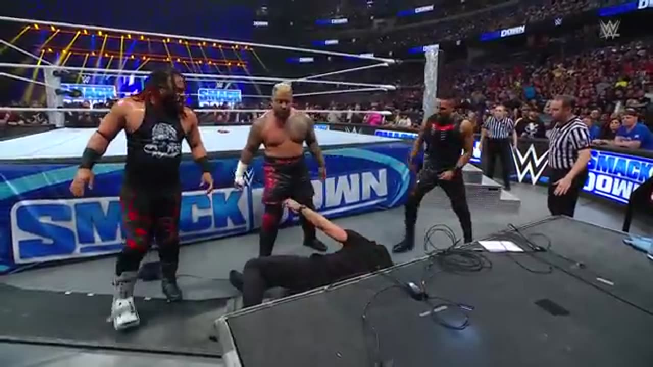 Jacob Fatu annihilates Roman Reigns