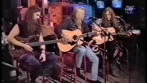 Allman Brothers Band performing 'Midnight Rider' acoustic, live in 1990s.