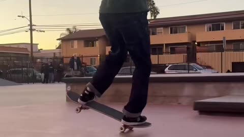 🔥👌 Crispy Two Piece Madness! | SkateNation