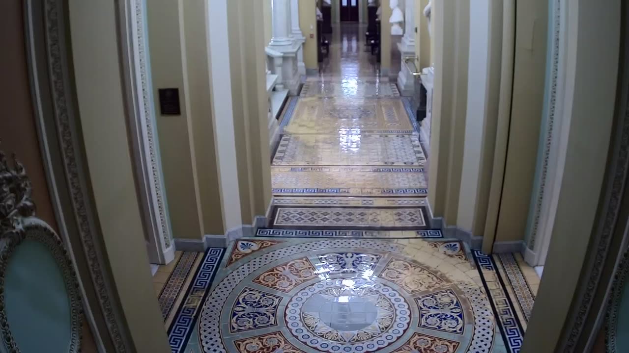 0205USCS02WestStairsnearS221_2021-01-06_01h40min01s017ms.mp4