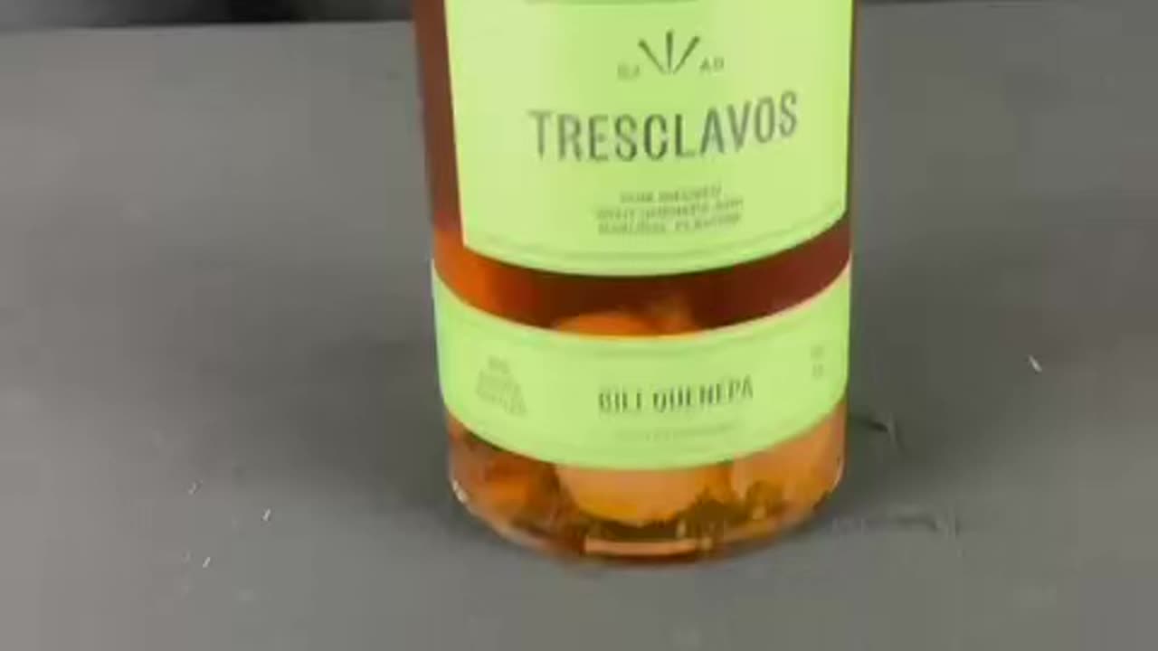 Ron de Quenepa Tresclavos