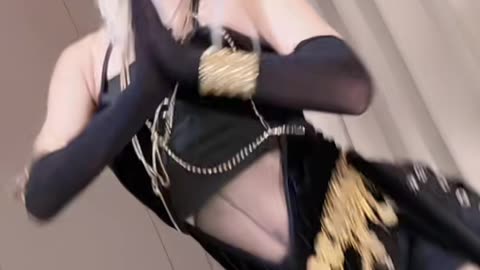 SCREAMING hot! | Provocative Ebony Cropped Tee Energetic Sensual Sway - Daily Beauty EP 556