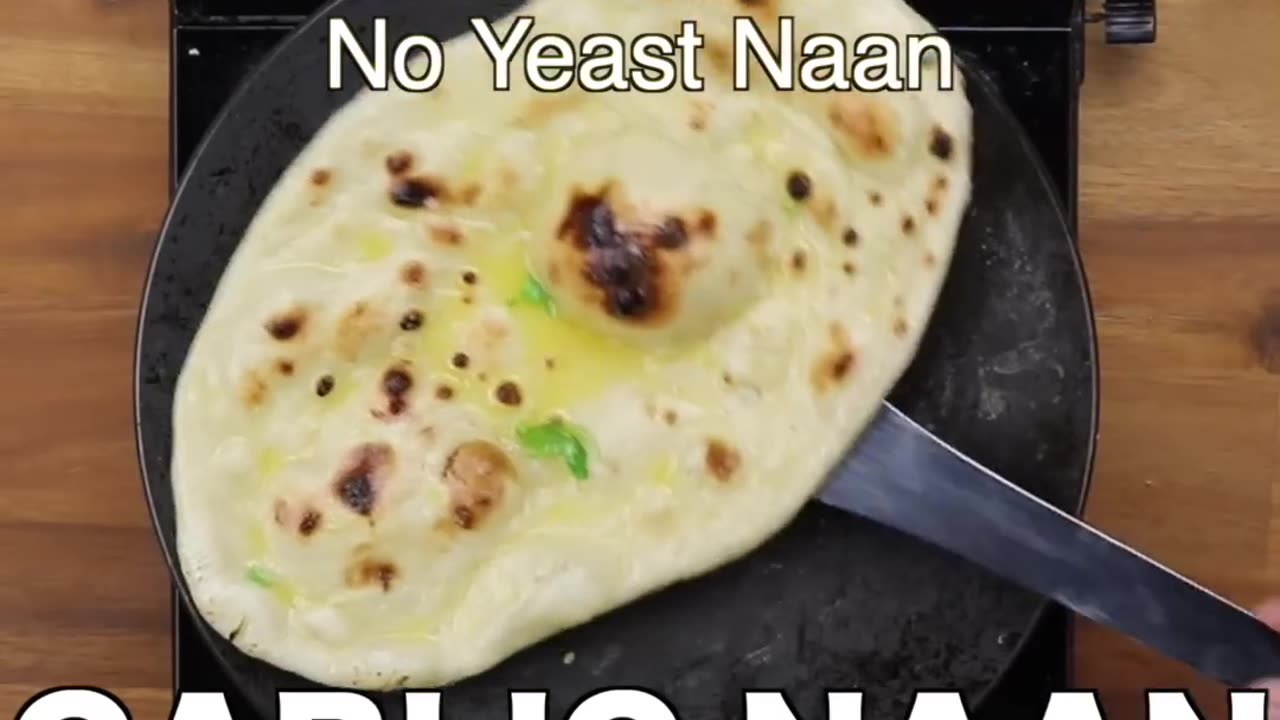 homemade garlic naan bread recipe on tawa, garlic naan