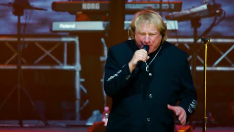 Dirty White Boy - Foreigner (live)