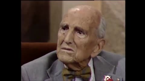 93 Year Old Irish Soldier Describes WW1 (1988)