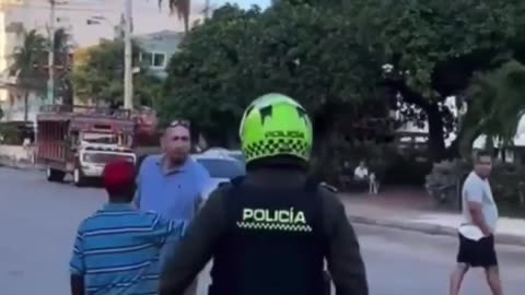 Extranjeros se enfrentan a Policía en Bocagrande, fueron detenidos