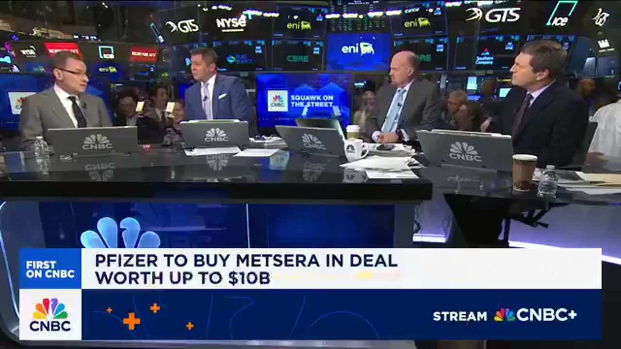 אלברט בורלא אחרי ירידה בחיסוני הקורונה פייזר מתמקדת בטיפולים חדשניים בסרטן לצד תרופות נגד השמנה 12.11.25