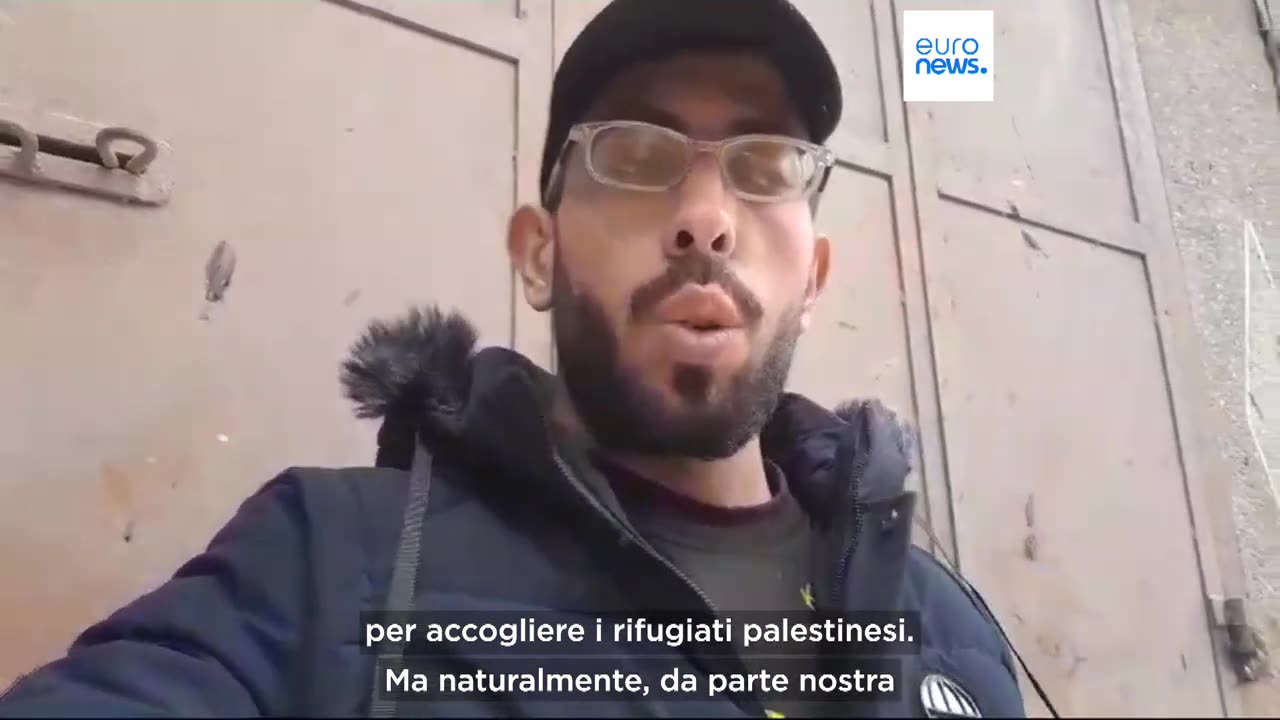 NOTIZIE DAL MONDO Gaza,abitanti protestano contro il piano di Trump;'Non fuggiremo mai' Decine di sfollati in una tendopoli di Deir al Balah hanno protestato.I manifestanti:"Questa è la nostra terra,via gli ebrei peccatori"