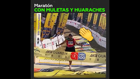 Inspiradora mexicana completa maratón usando muletas en China