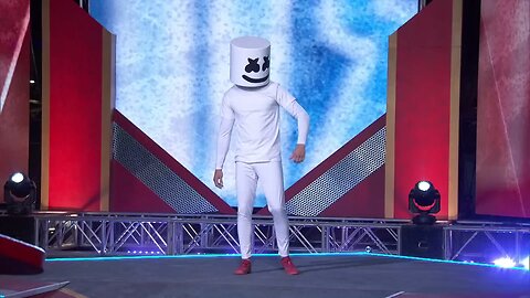 Marshmello Runs Stage 1 at the Las Vegas National Finals - American Ninja Warrior 2025 (Exclusive)