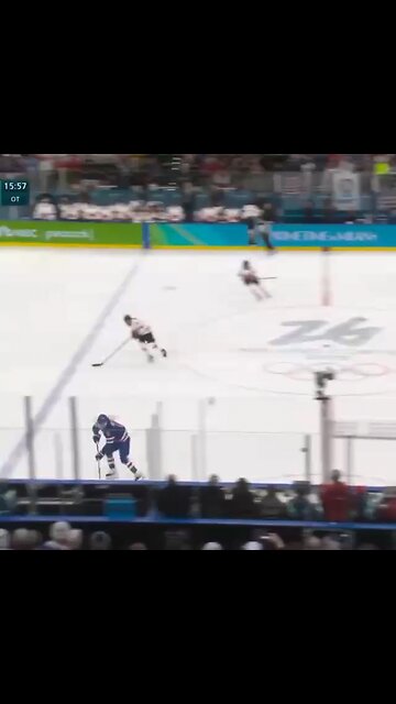 USA! USA!🇺🇸 NOW - U.S. beats Canada 2-1 in overtime for gold medal in Olympic women's ice hockey.