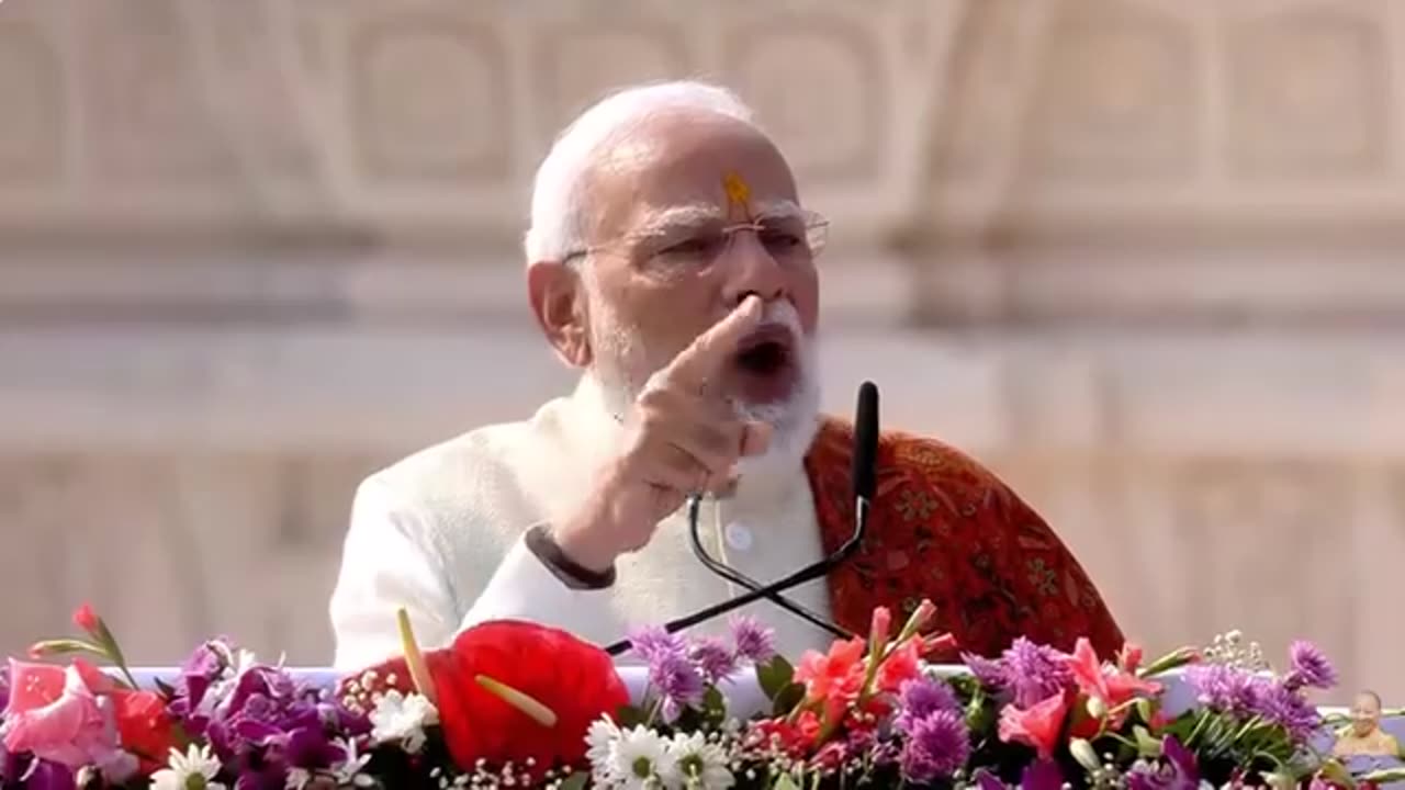 ये पल कंधे से कंधा मिलाने का है, ये पल गति बढ़ाने का है, हमें वो भारत बनाना है